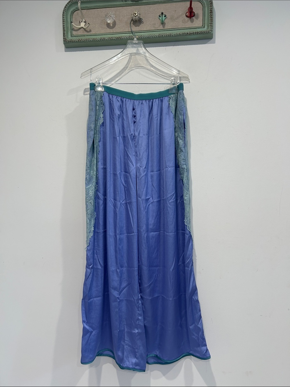 Free people anywhere you Lounge satin wide leg lace trim pants women’s small